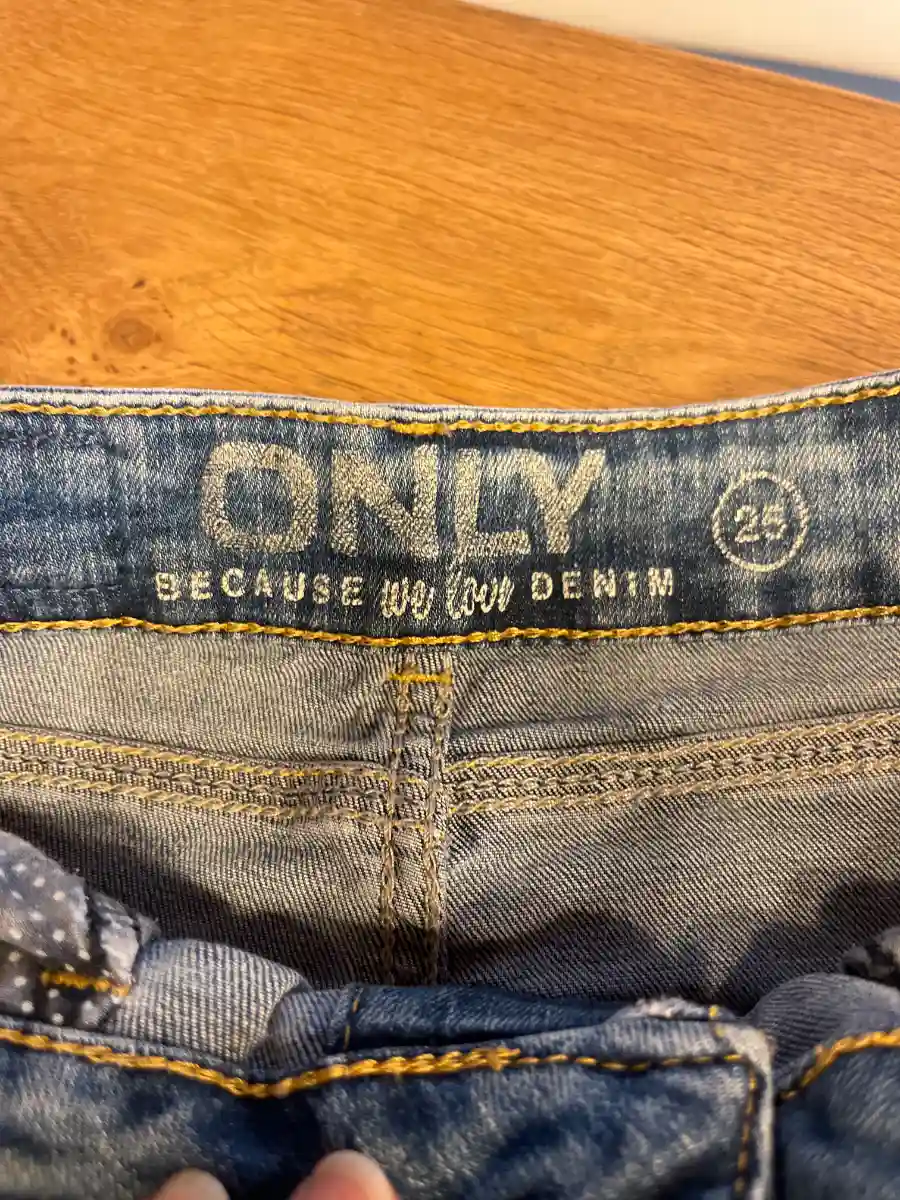 ONLY Destroyed Jeans Bild 4
