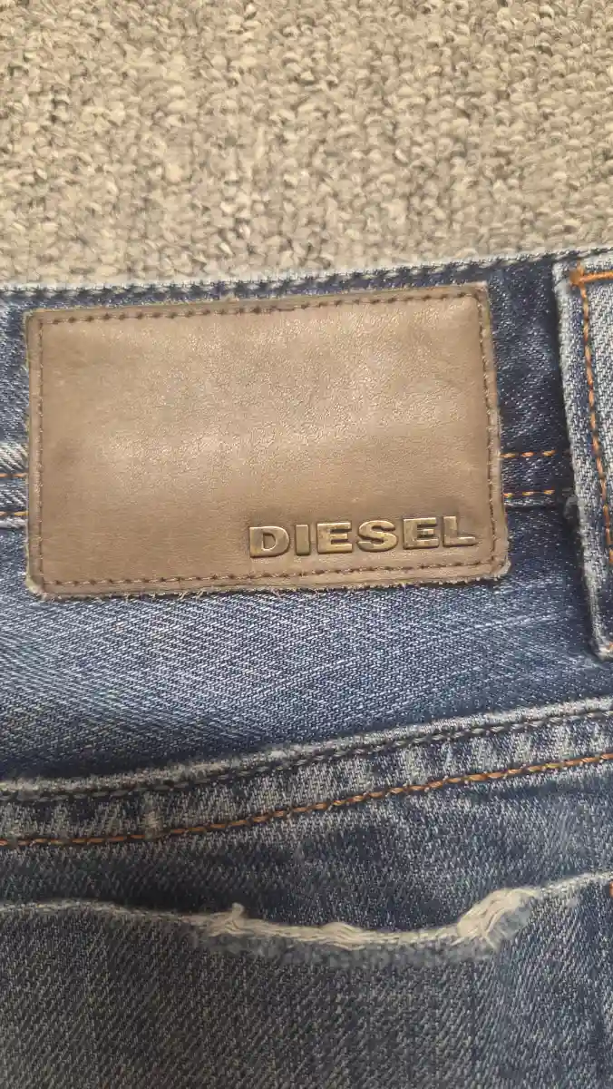 DIESEL Destroyed Jeans Bild 5