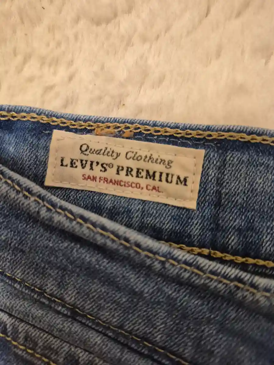 LEVI'S Destroyed Jeans Bild 5
