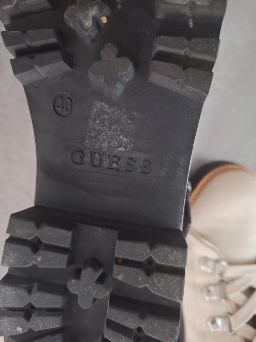 GUESS Stiefelette Bild 2