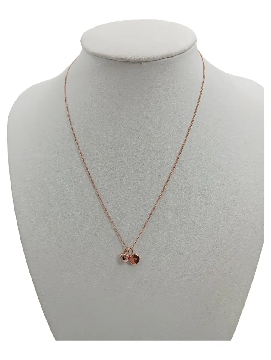 🌟Wie schmuck sieht das denn aus? Wir zeigen Dir heute eine kleine Halsketten-Auswahl aus unserem stuffle Secondhand Schmucksortiment💎. Mit jeder Kette kannst Du Deinem Outfit eine ganz individuelle Note geben ⛓️. Ob filigran, natürlich, romantisch oder ex