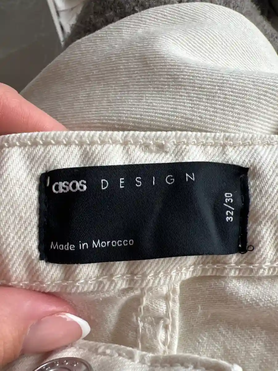 ASOS Destroyed Jeans Bild 2