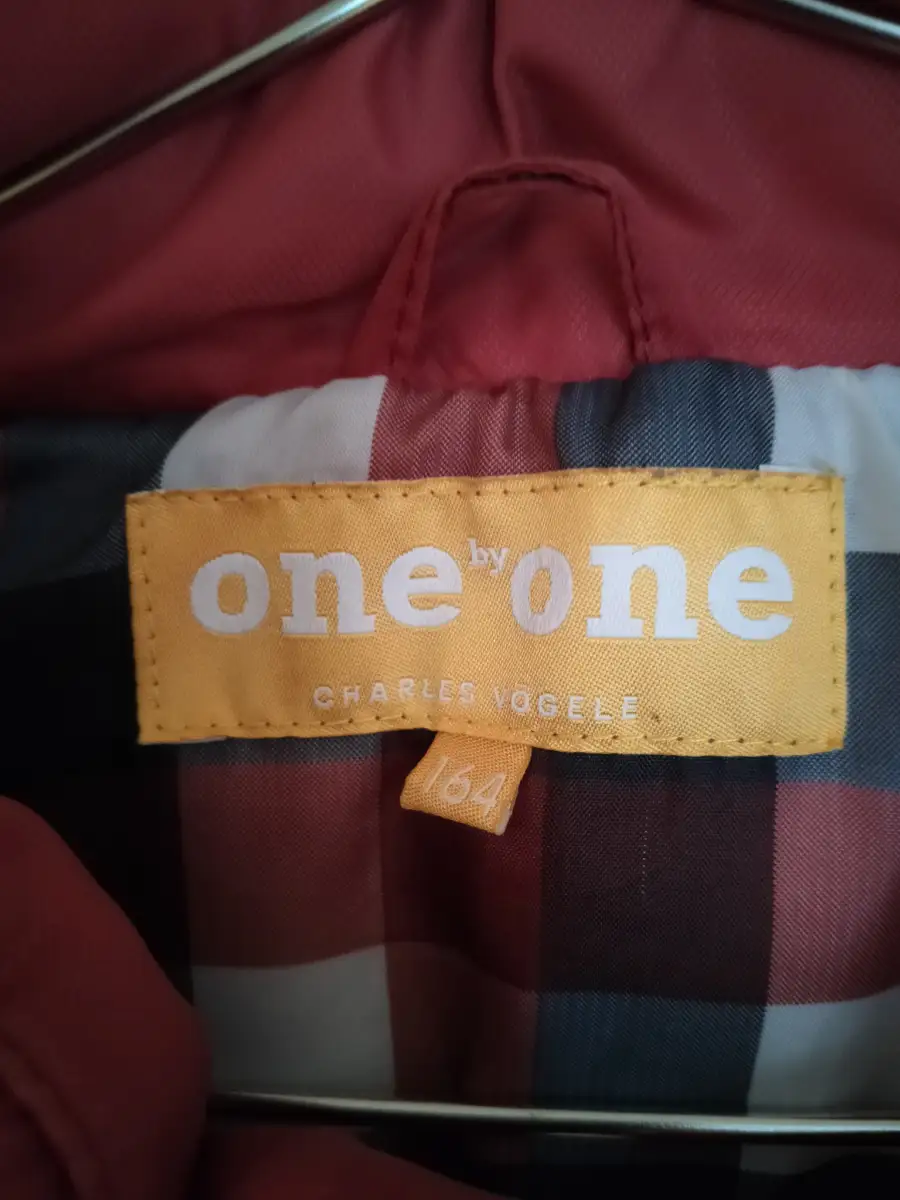 ONE BY ONE Steppweste Bild 2