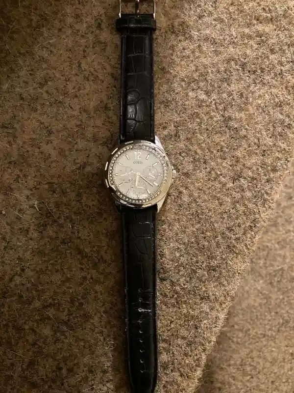 GUESS Armbanduhr Bild 2