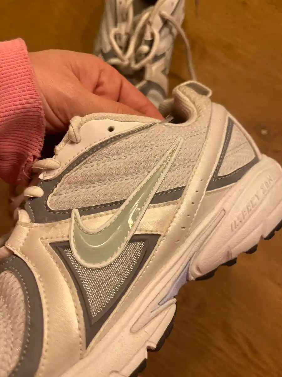 NIKE Sportschuhe Bild 2
