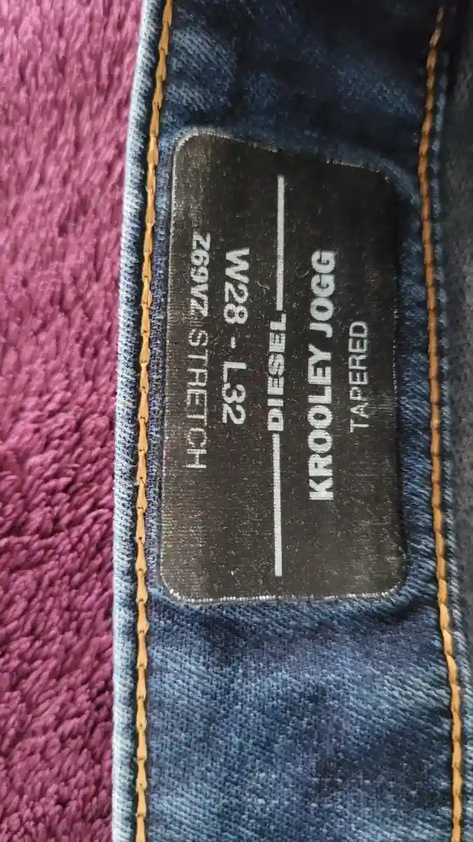 DIESEL Jeans Tapered Fit Bild 6
