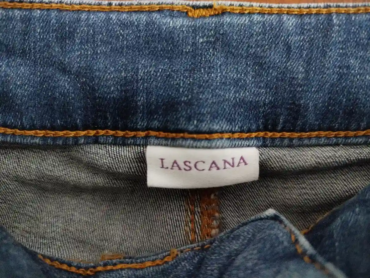 LASCANA High Waist Jeans Bild 4