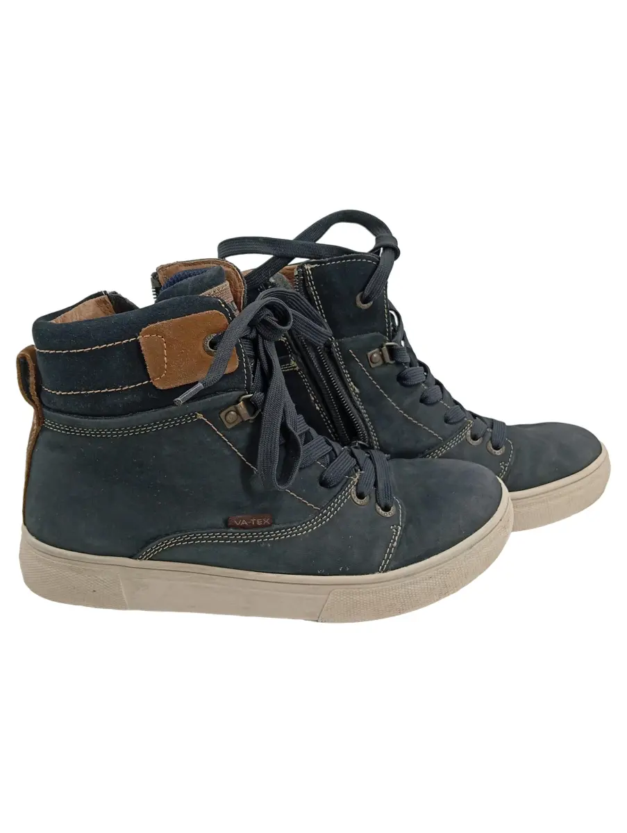 VADO High-Top Sneaker