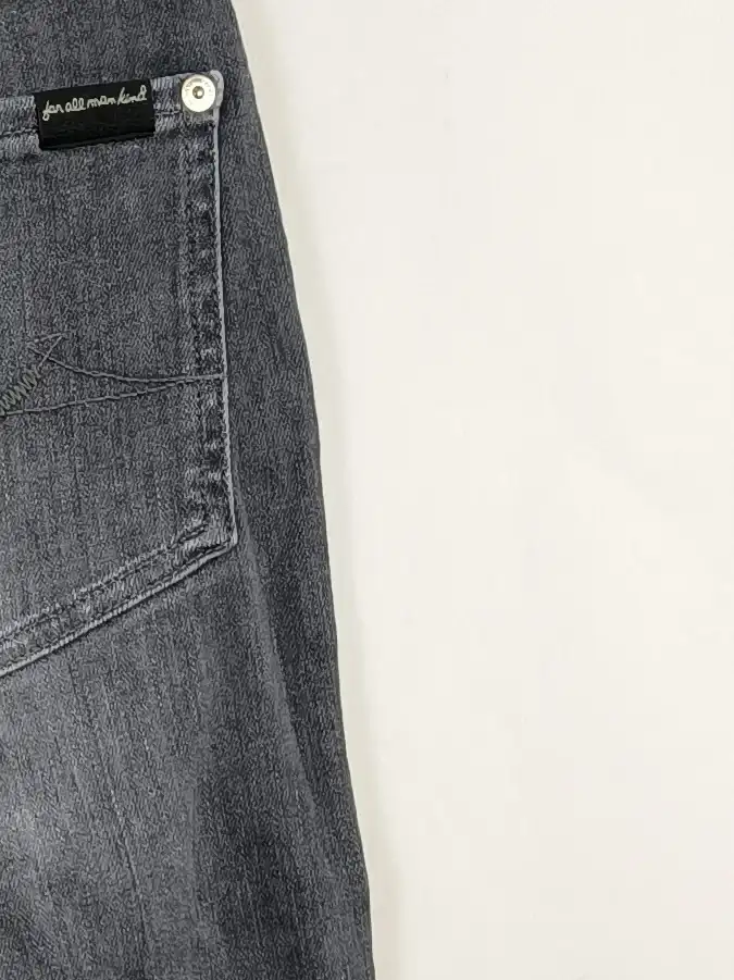 7 FOR ALL MANKIND Jeans Tapered Fit Bild 4