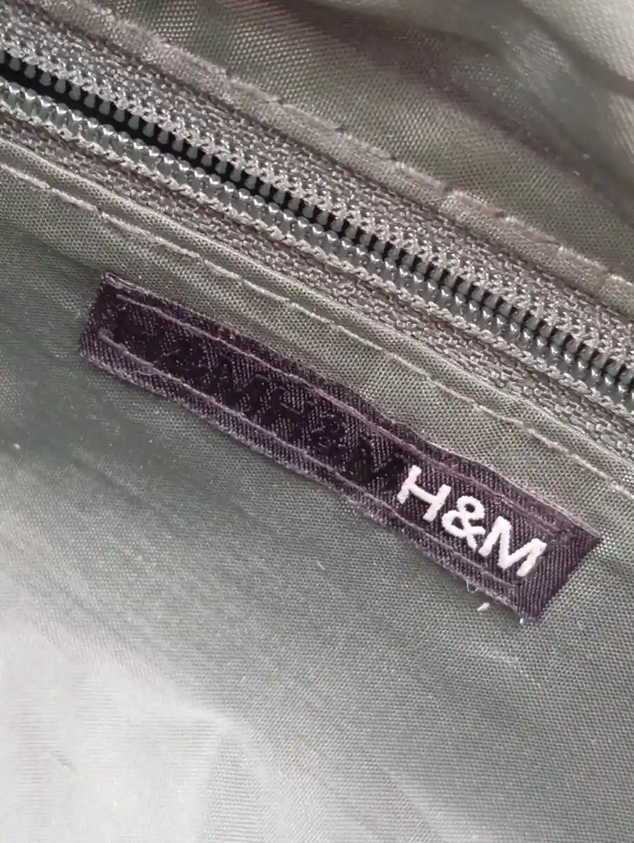 H&M Clutch Bild 2
