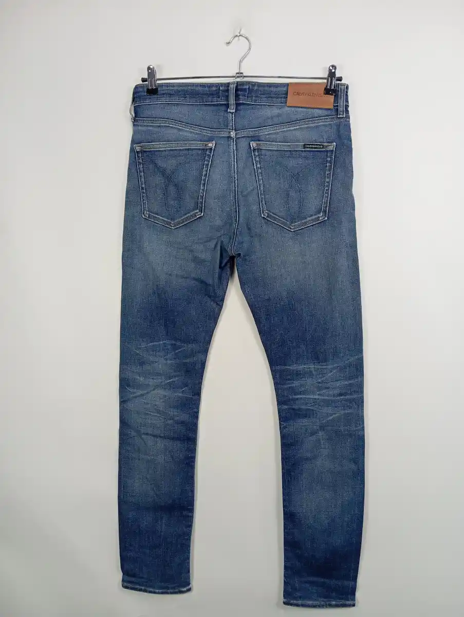 CALVIN KLEIN Destroyed Jeans Bild 2