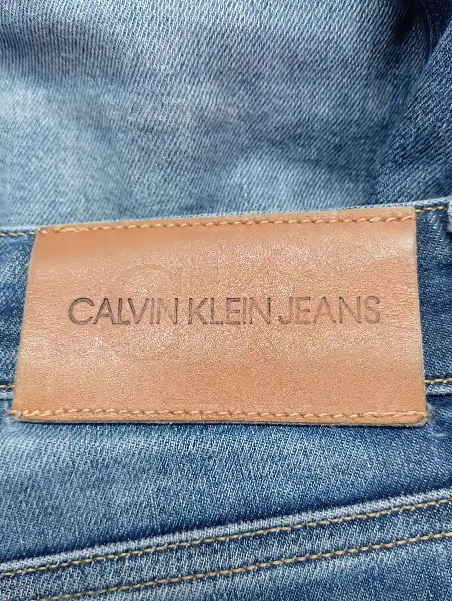 CALVIN KLEIN Destroyed Jeans Bild 3