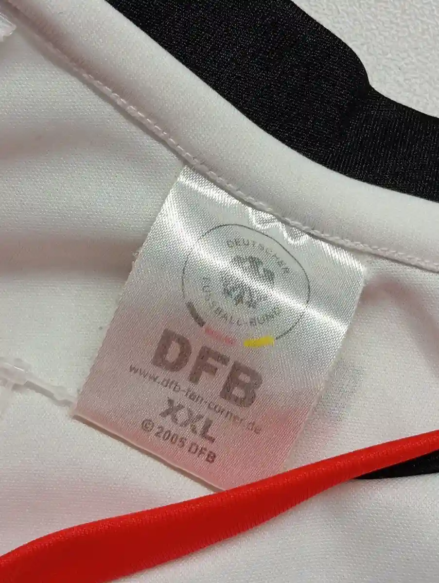 DFB Fußball Trikot Bild 3