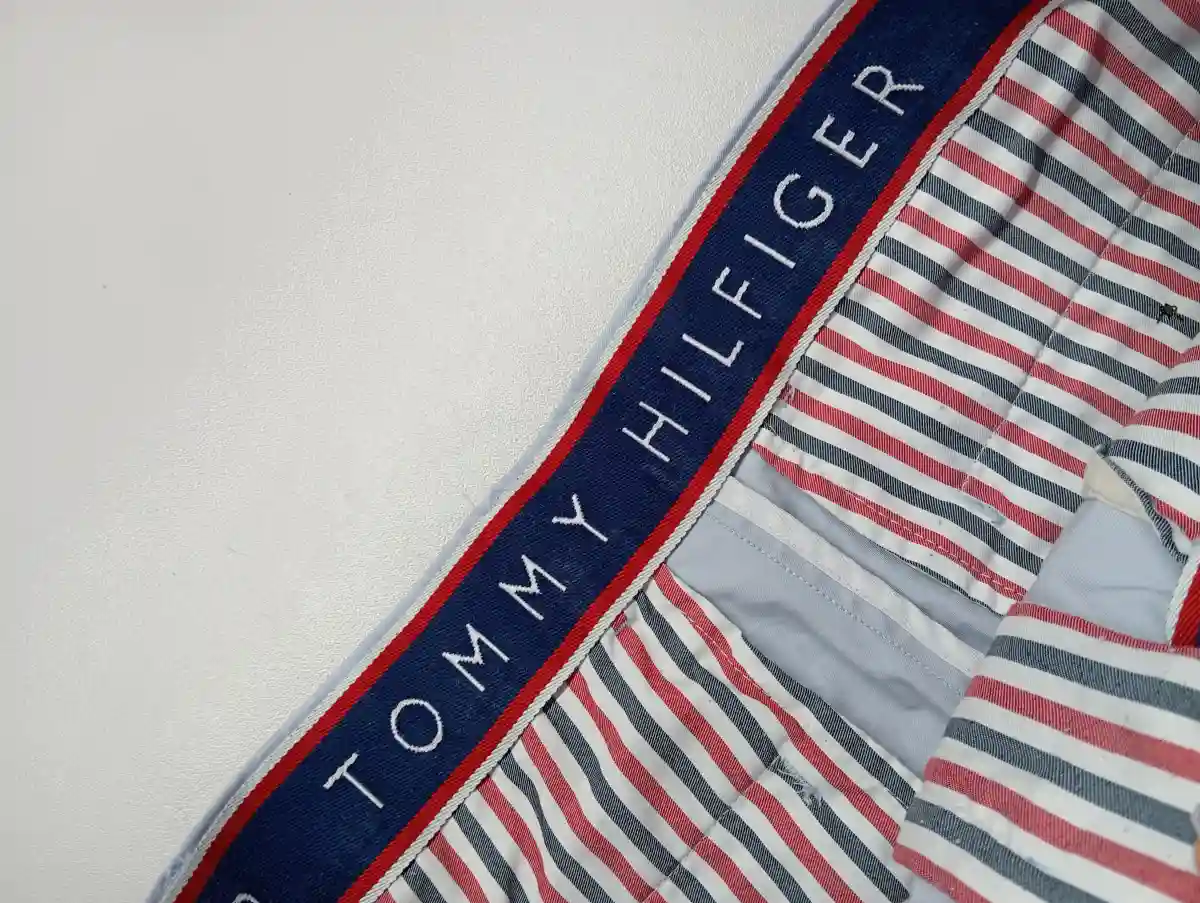 TOMMY HILFIGER Shorts Bild 3