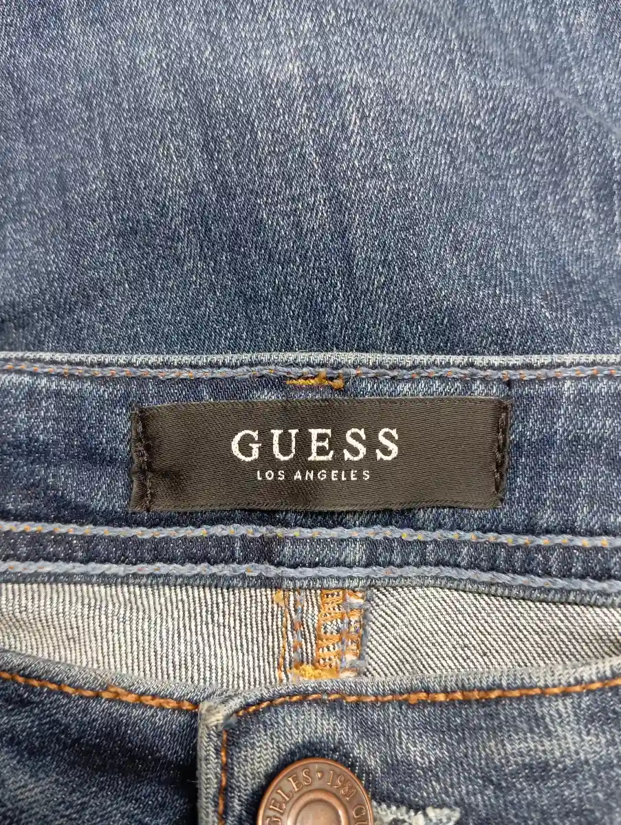 GUESS Destroyed Jeans Bild 3