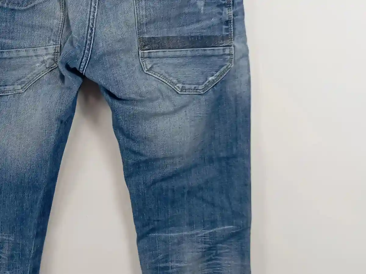 FUGA Destroyed Jeans Bild 6