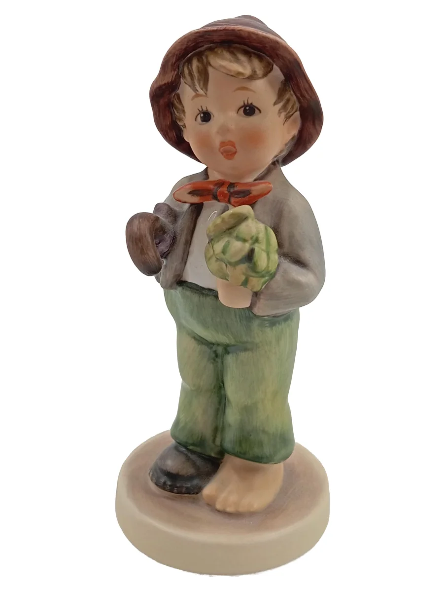 GOEBEL Porzellanfigur Vintage Junge mit Hut und…