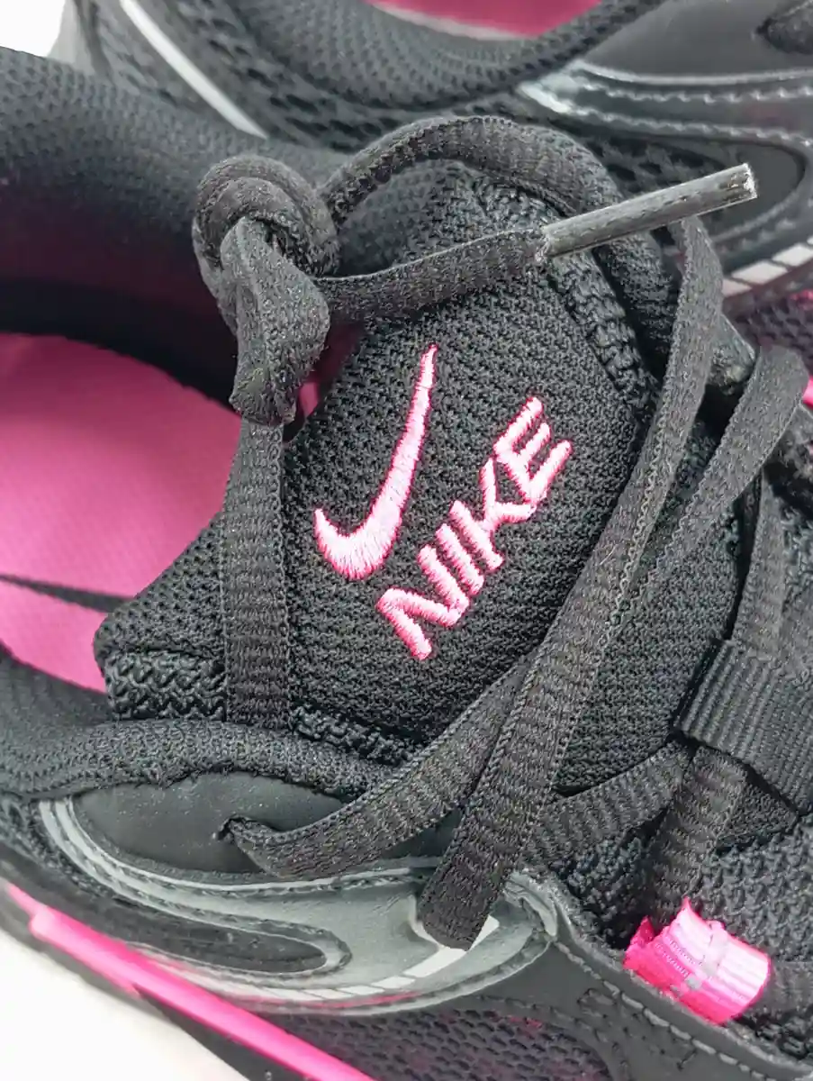 NIKE Sportschuhe Bild 3