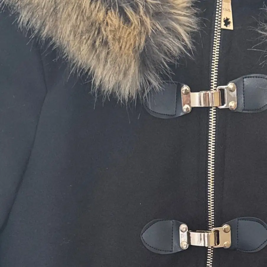 LA PETITE PARISIENNE Felljacke Bild 4