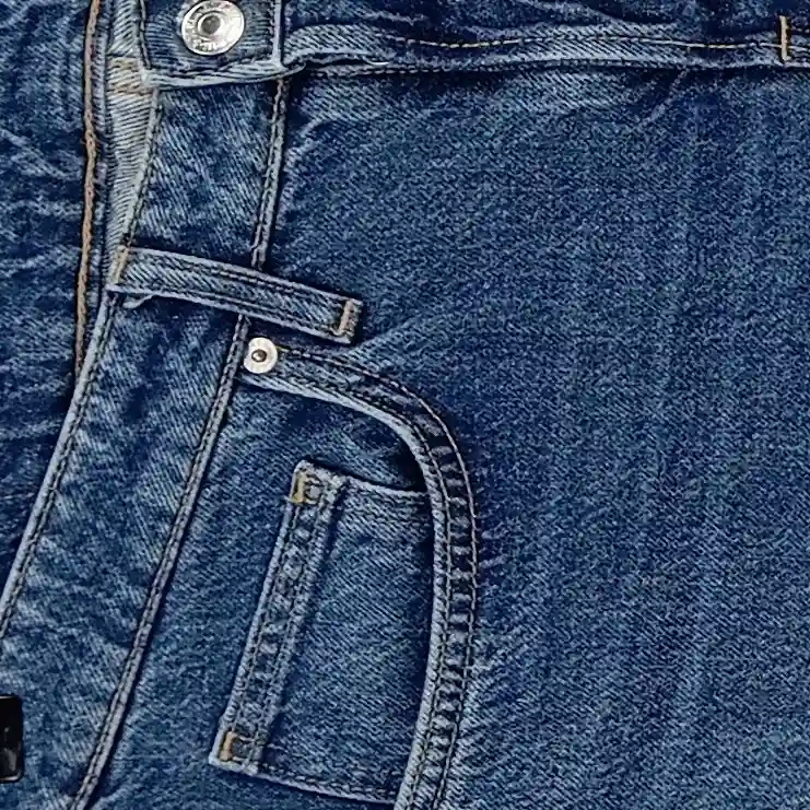 H&M Destroyed Jeans Bild 4