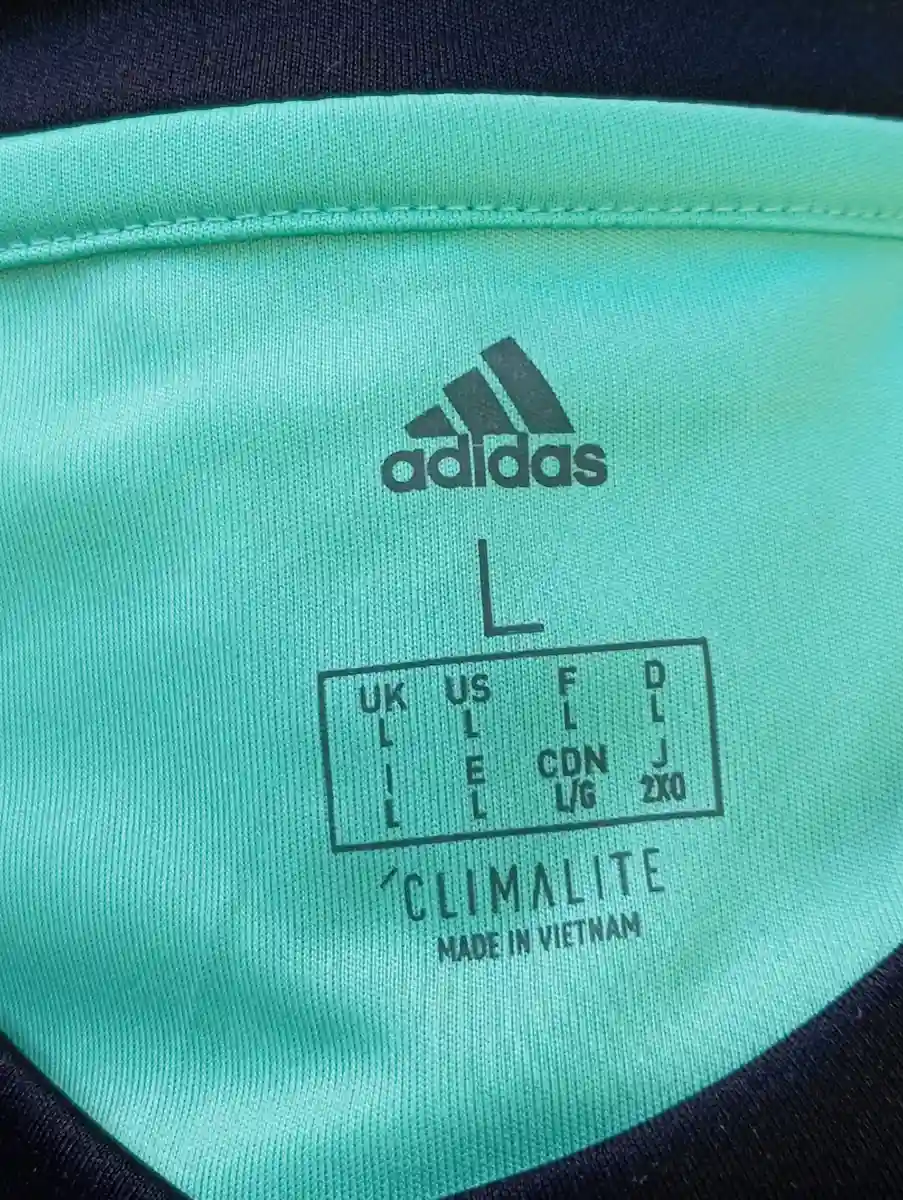 ADIDAS Fußball Trikot Bild 2