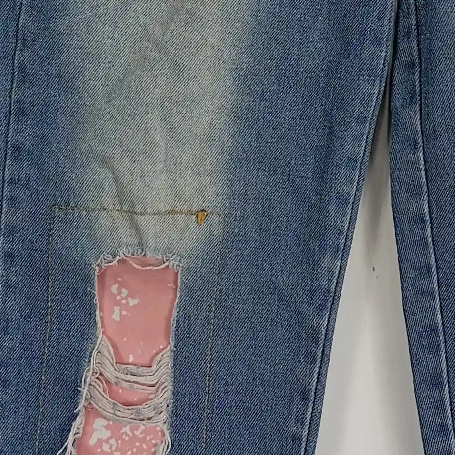 KEIN & ABER Destroyed Jeans Bild 4