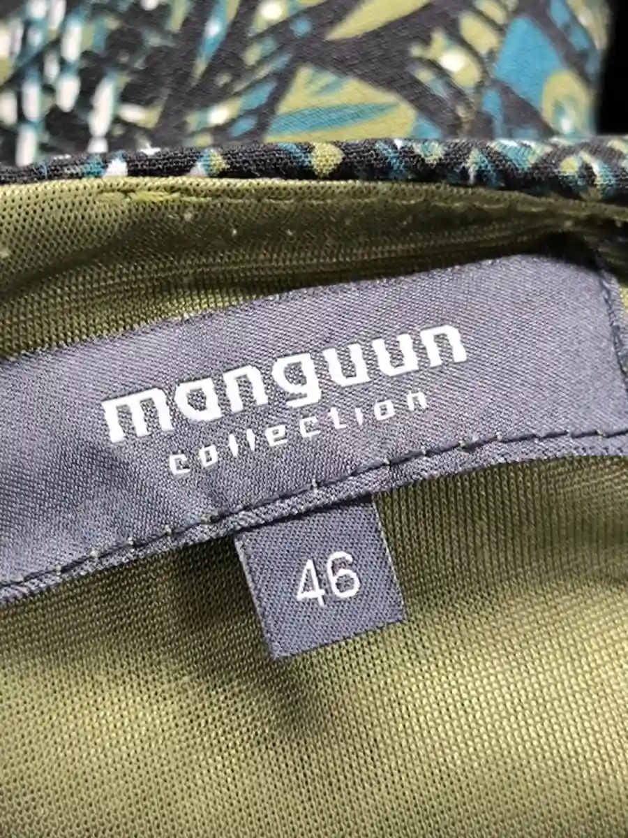 MANGUUN Etuikleid Bild 3