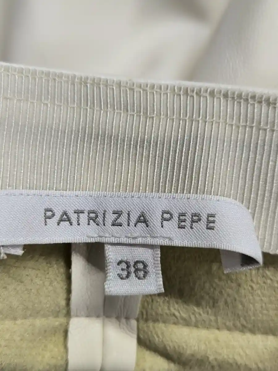 PATRIZIA PEPE Shorts Bild 3
