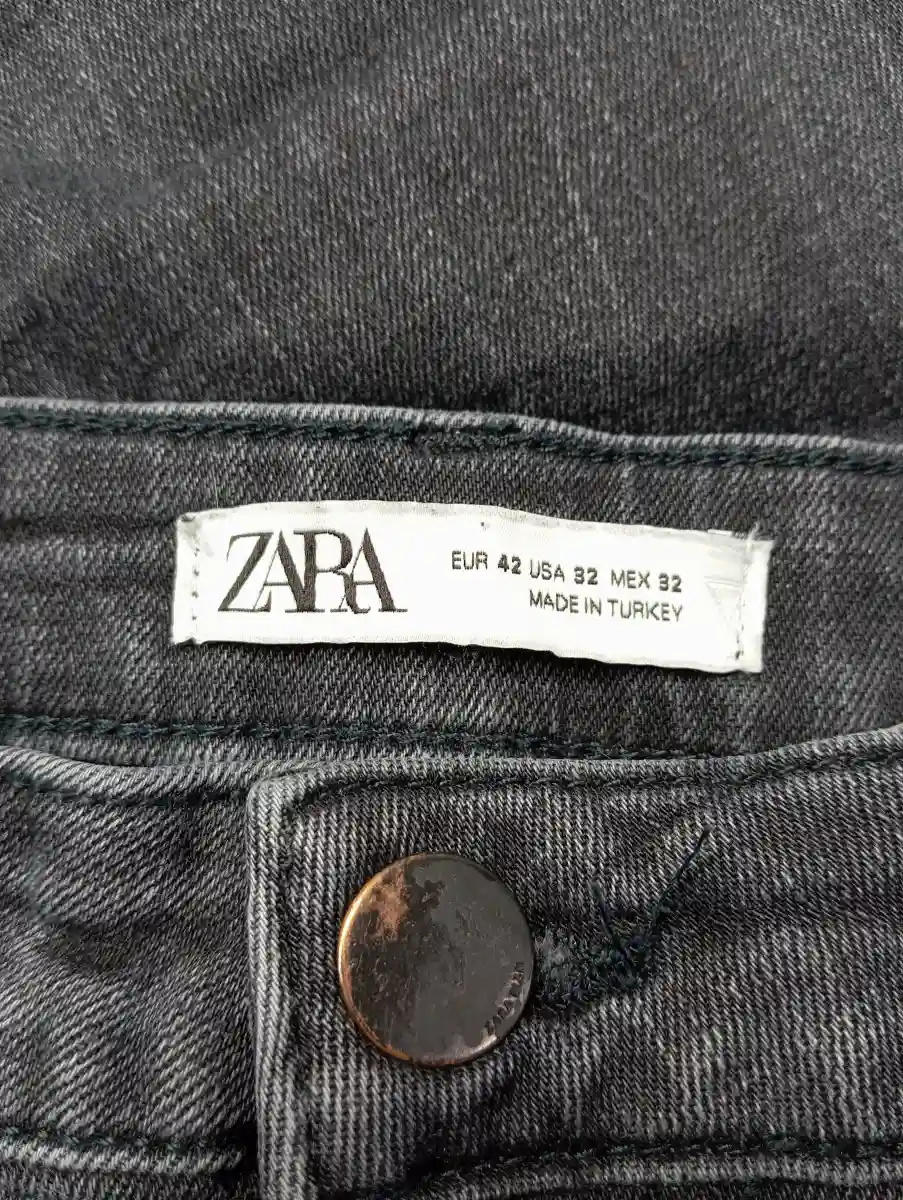 ZARA Destroyed Jeans Bild 3