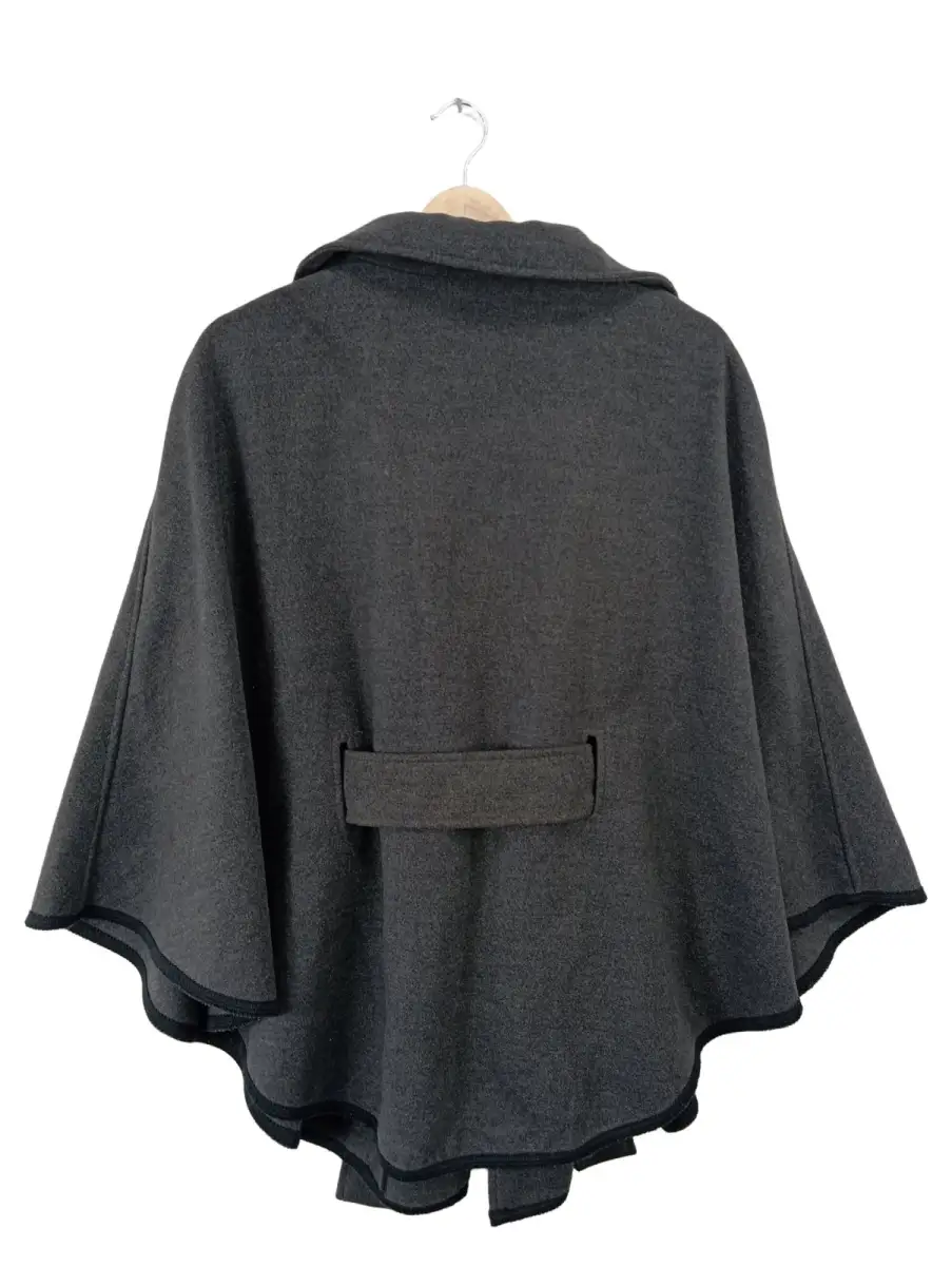 AUNA Cape Bild 2