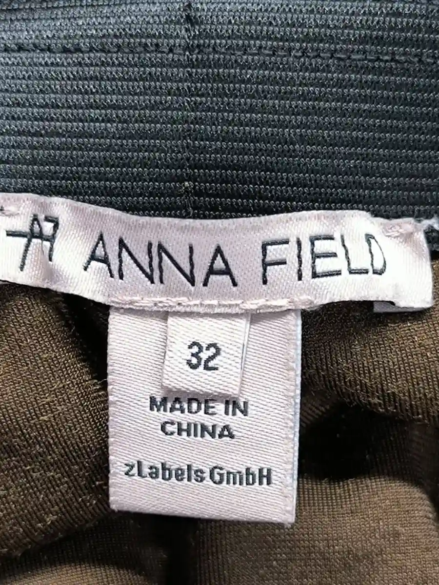 ANNA FIELD A-Linienrock Bild 3