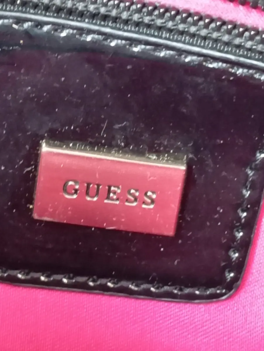 GUESS Umhängetasche Bild 5