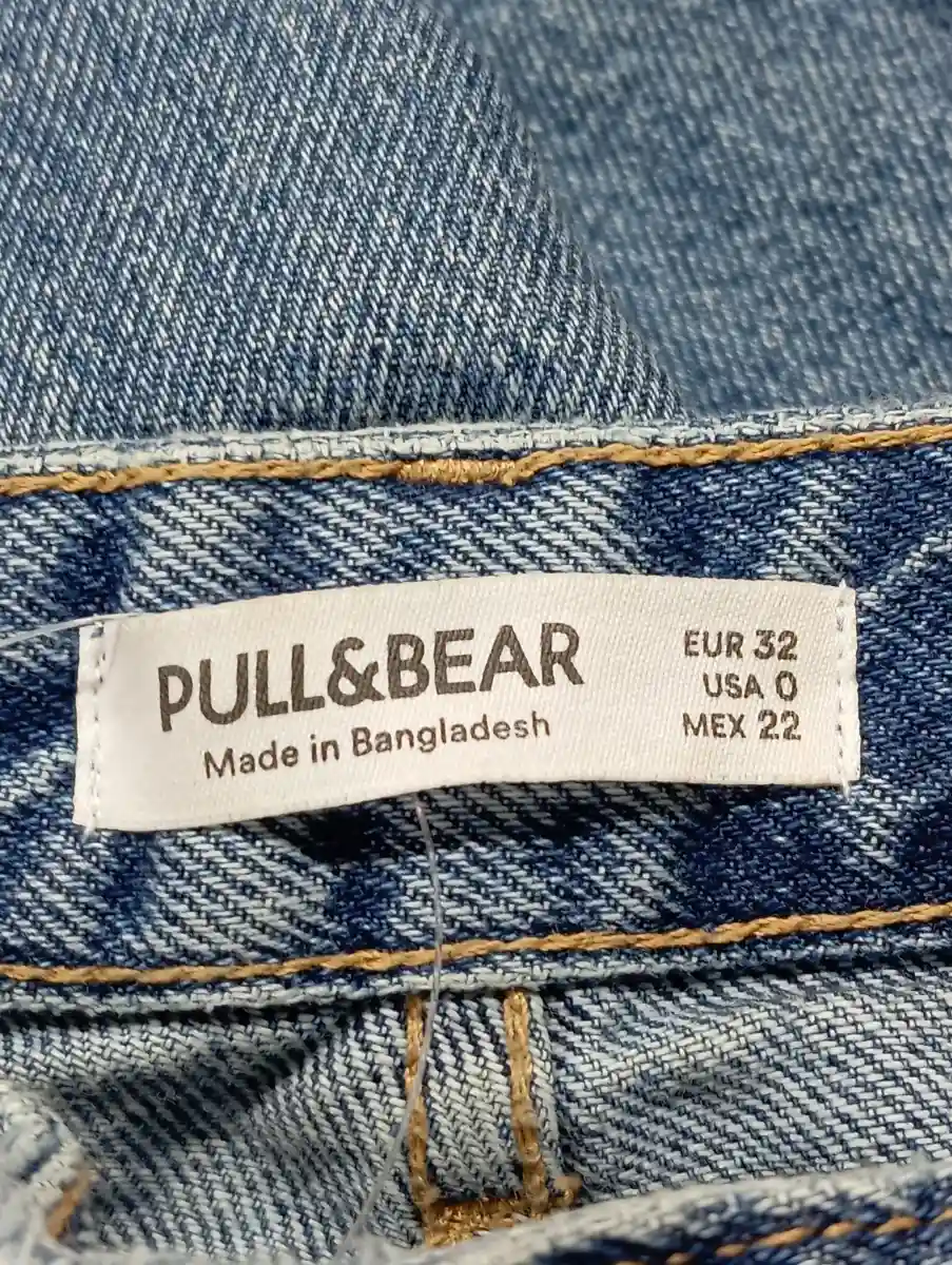 PULL&BEAR Destroyed Jeans Bild 3